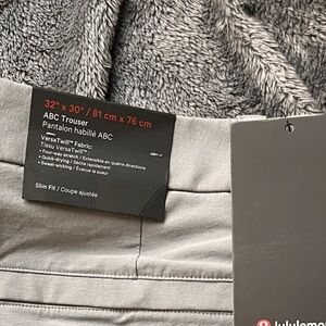 ABC Slim-Fit Trouser
30L *VersaTwill